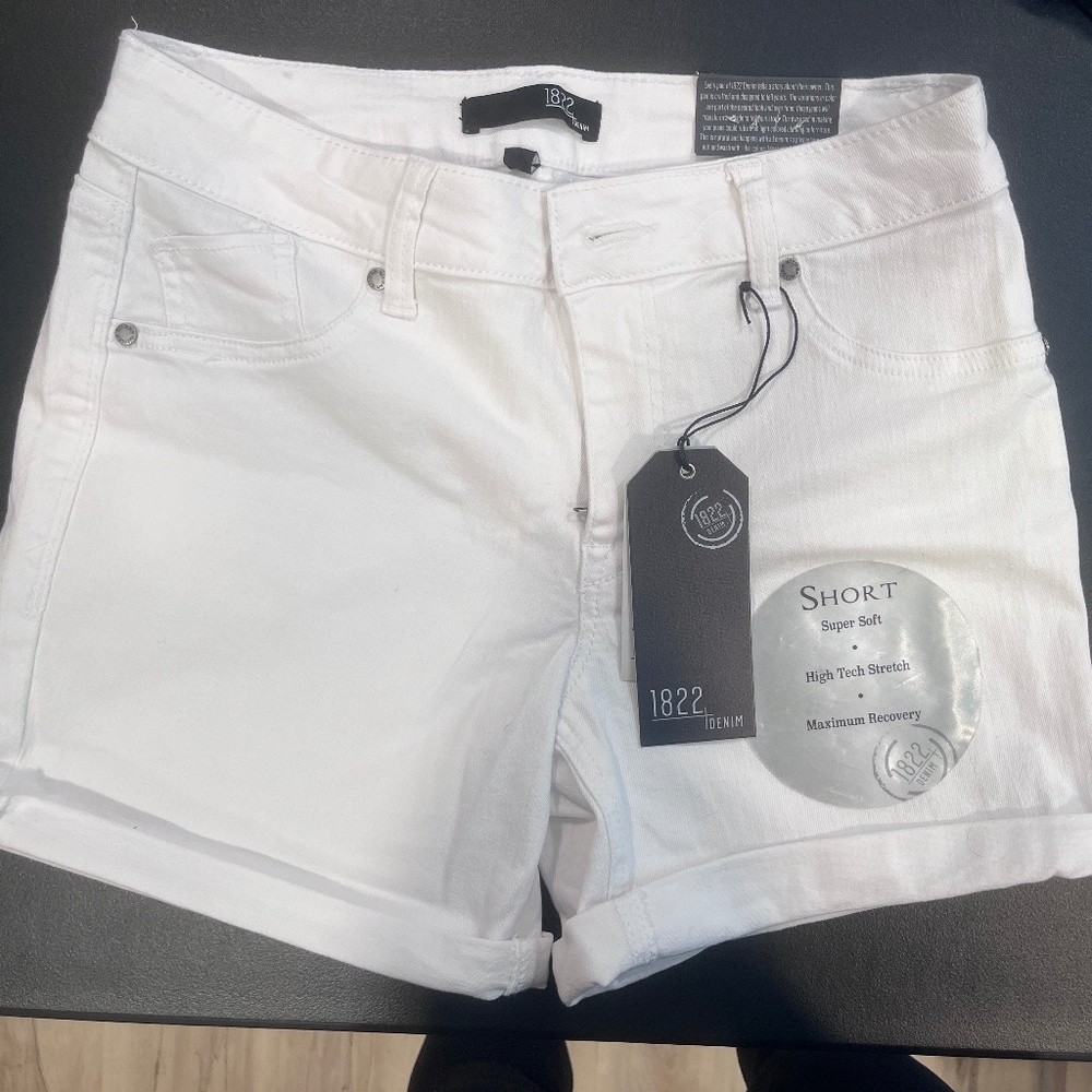 1822 Denim Shorts size 6